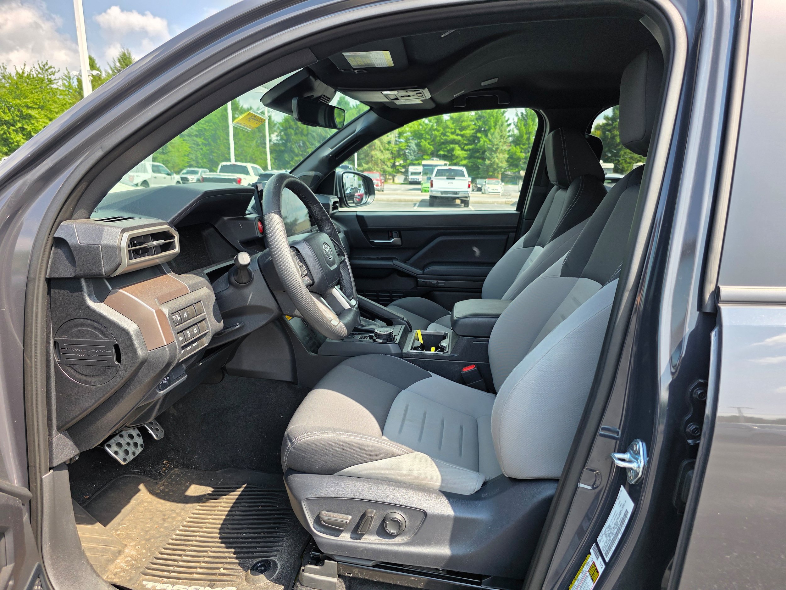 Used 2024 Toyota Tacoma 4x4 Double Cab image 21