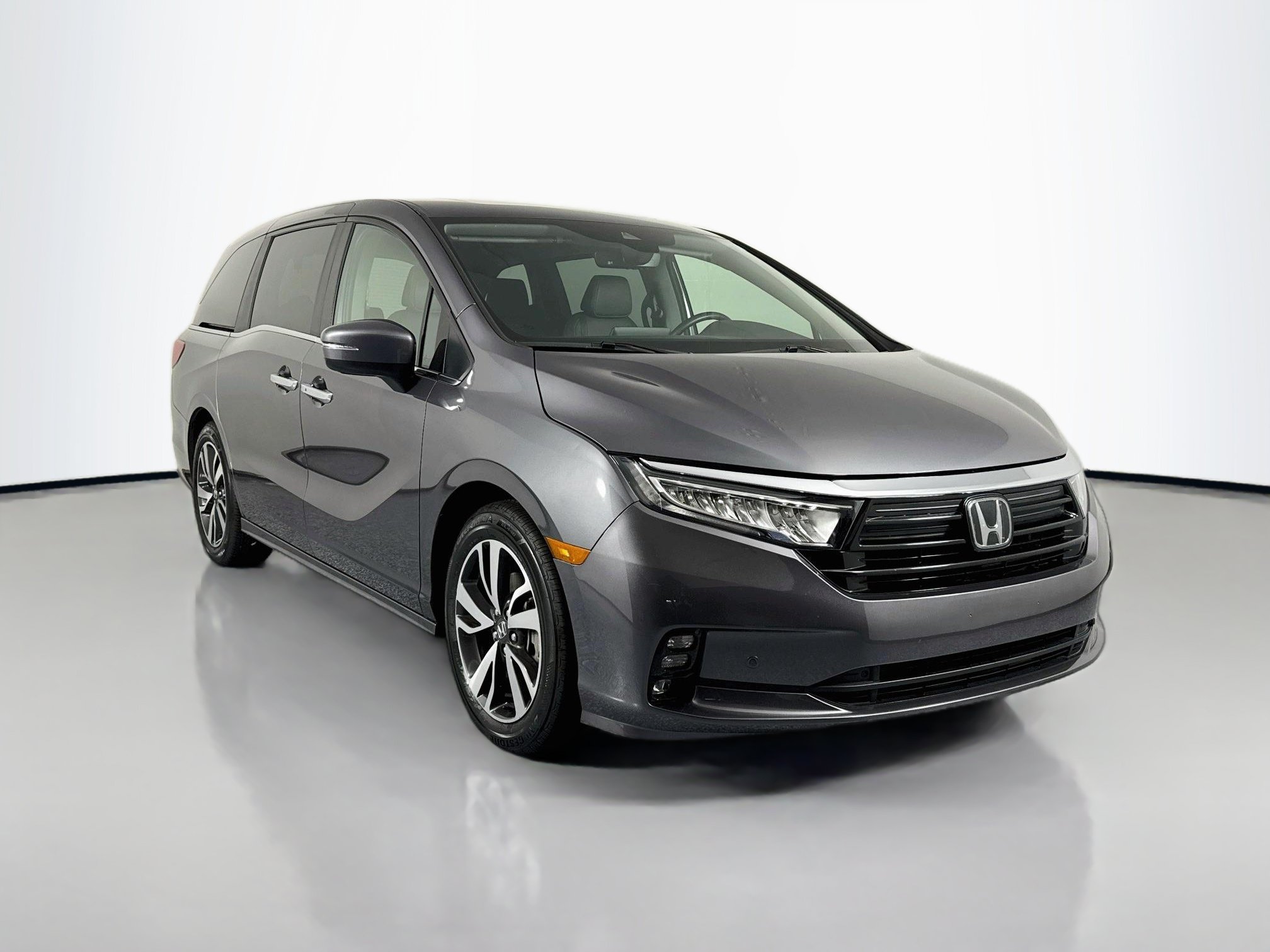 Certified 2023 Honda Odyssey Touring image 3