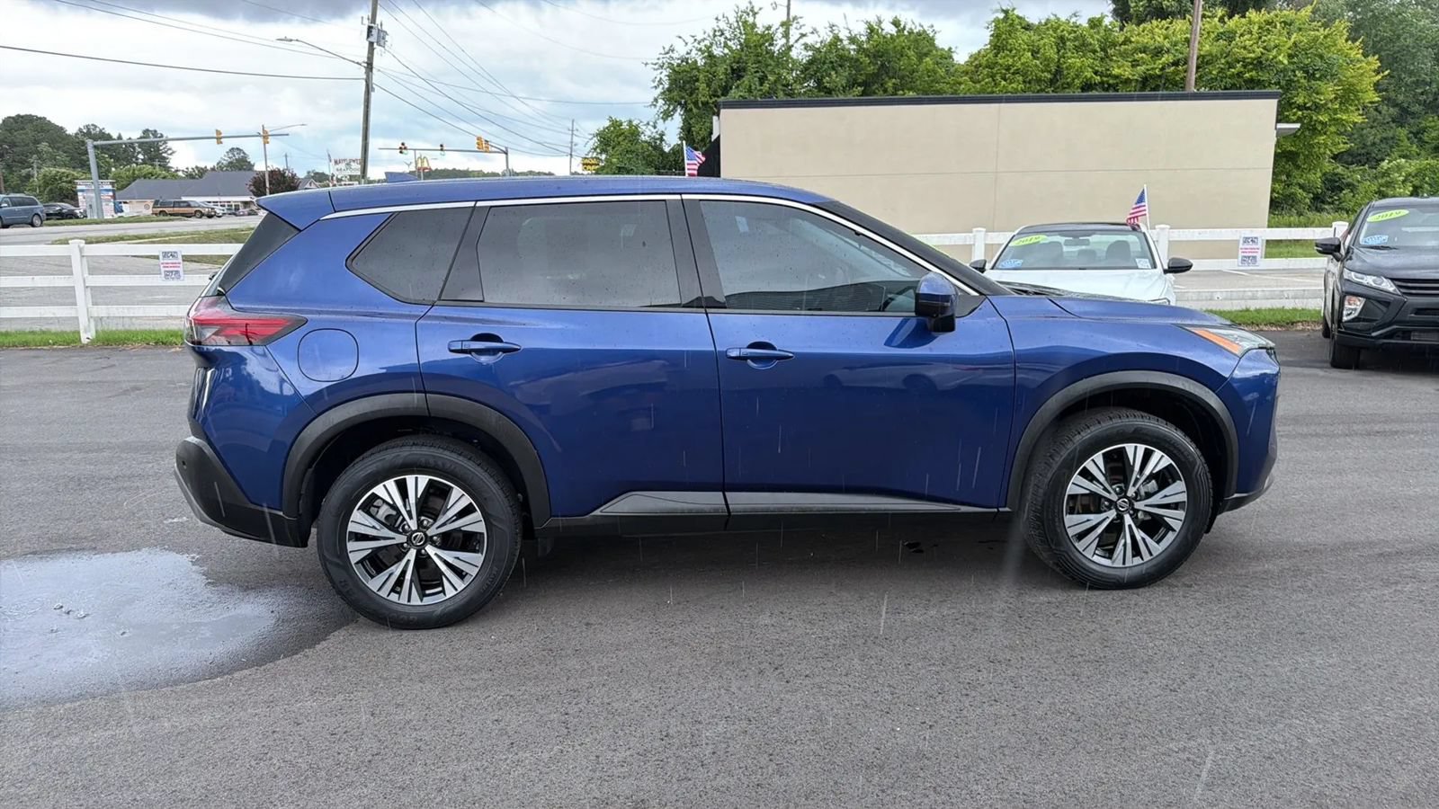Used 2021 Nissan Rogue SV FWD image 6