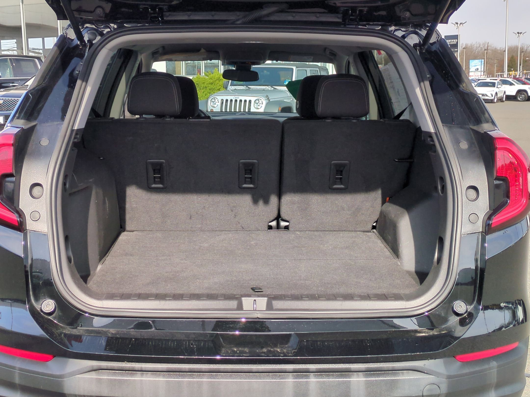 Certified 2023 GMC Terrain SLE image 26