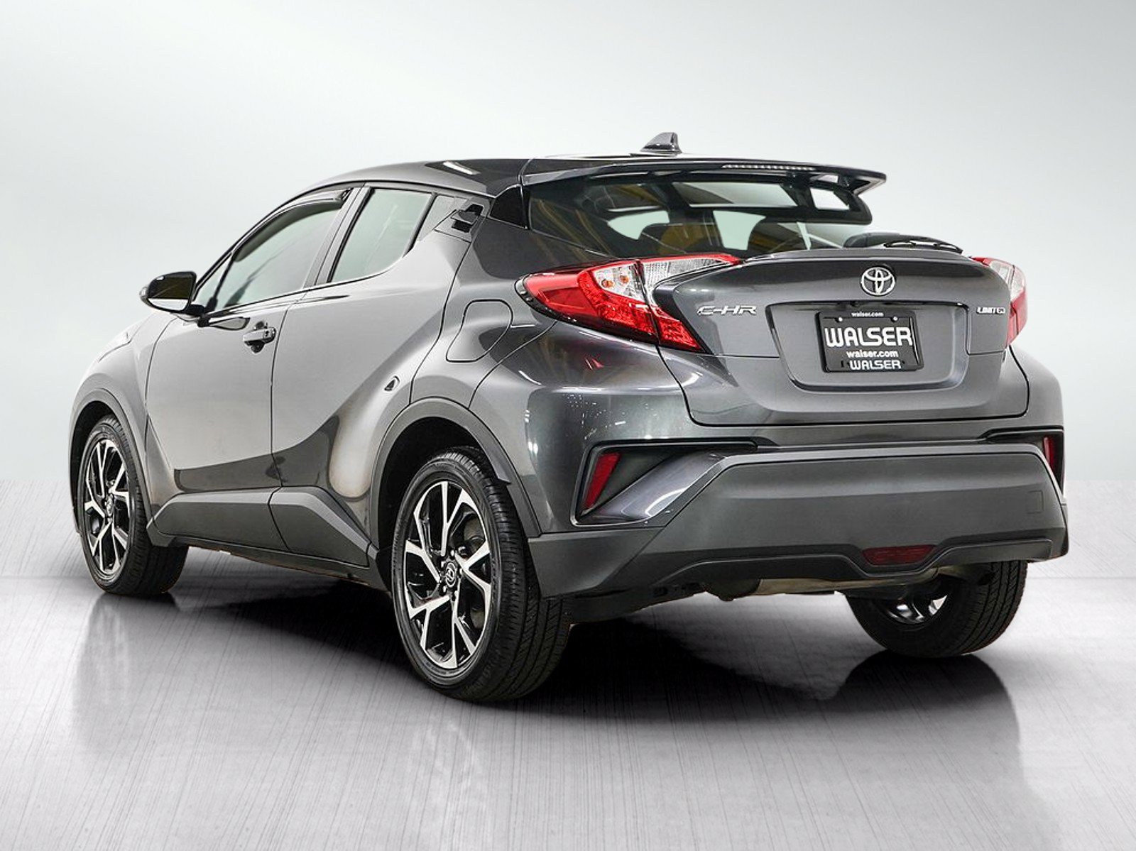 Used 2019 Toyota C-HR Limited FWD image 3
