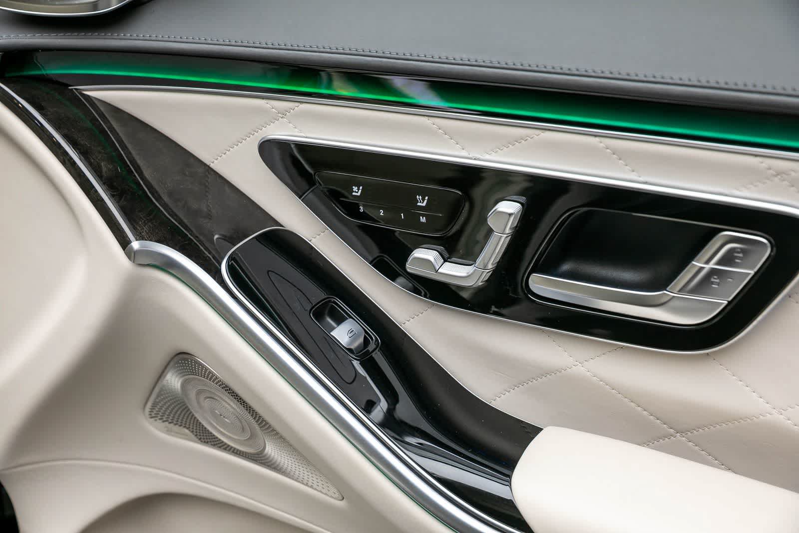 Used 2022 Mercedes-Benz S 580 4MATIC Sedan w/ Rear Seat Package image 39