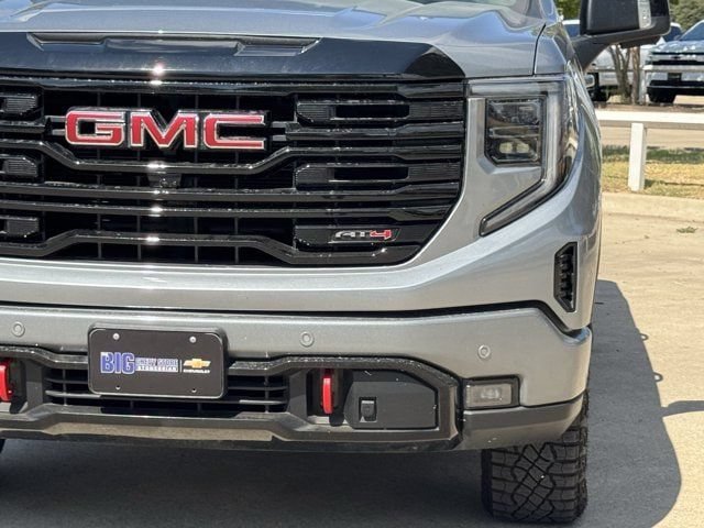 Used 2024 GMC Sierra 1500 AT4 w/ AT4 Premium Package AWD/4WD image 10