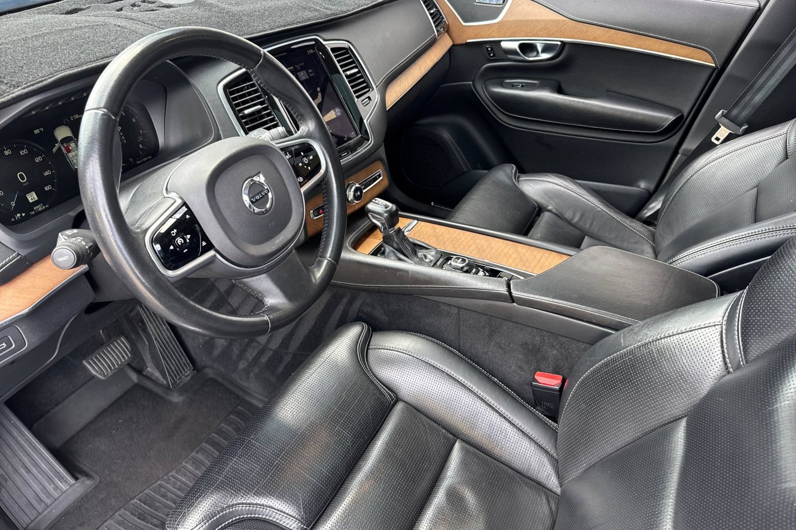 Used 2017 Volvo XC90 T6 Inscription w/ Vision Package AWD/4WD image 11