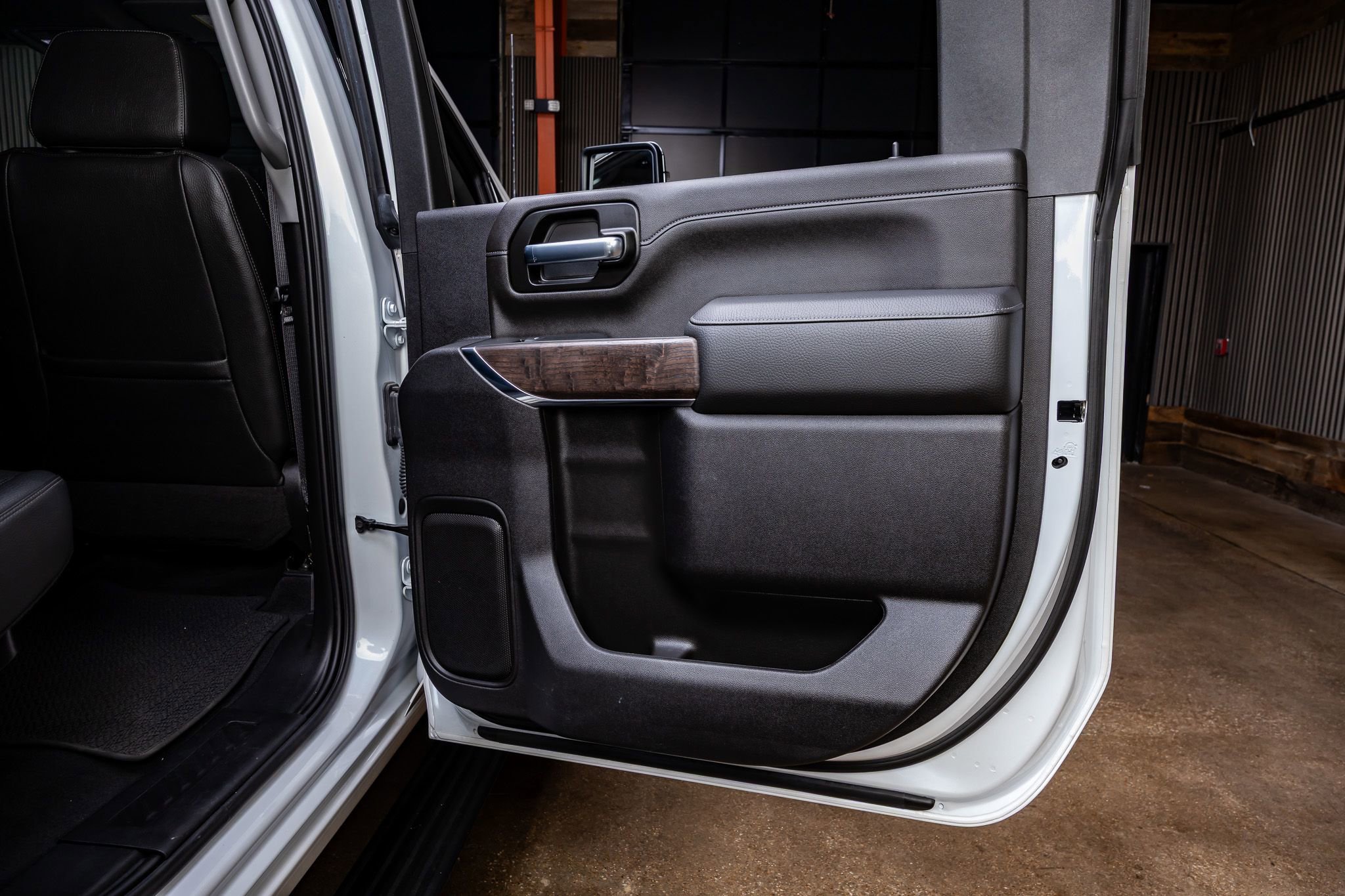 Used 2023 GMC Sierra 3500 Denali w/ Denali Ultimate Package image 39