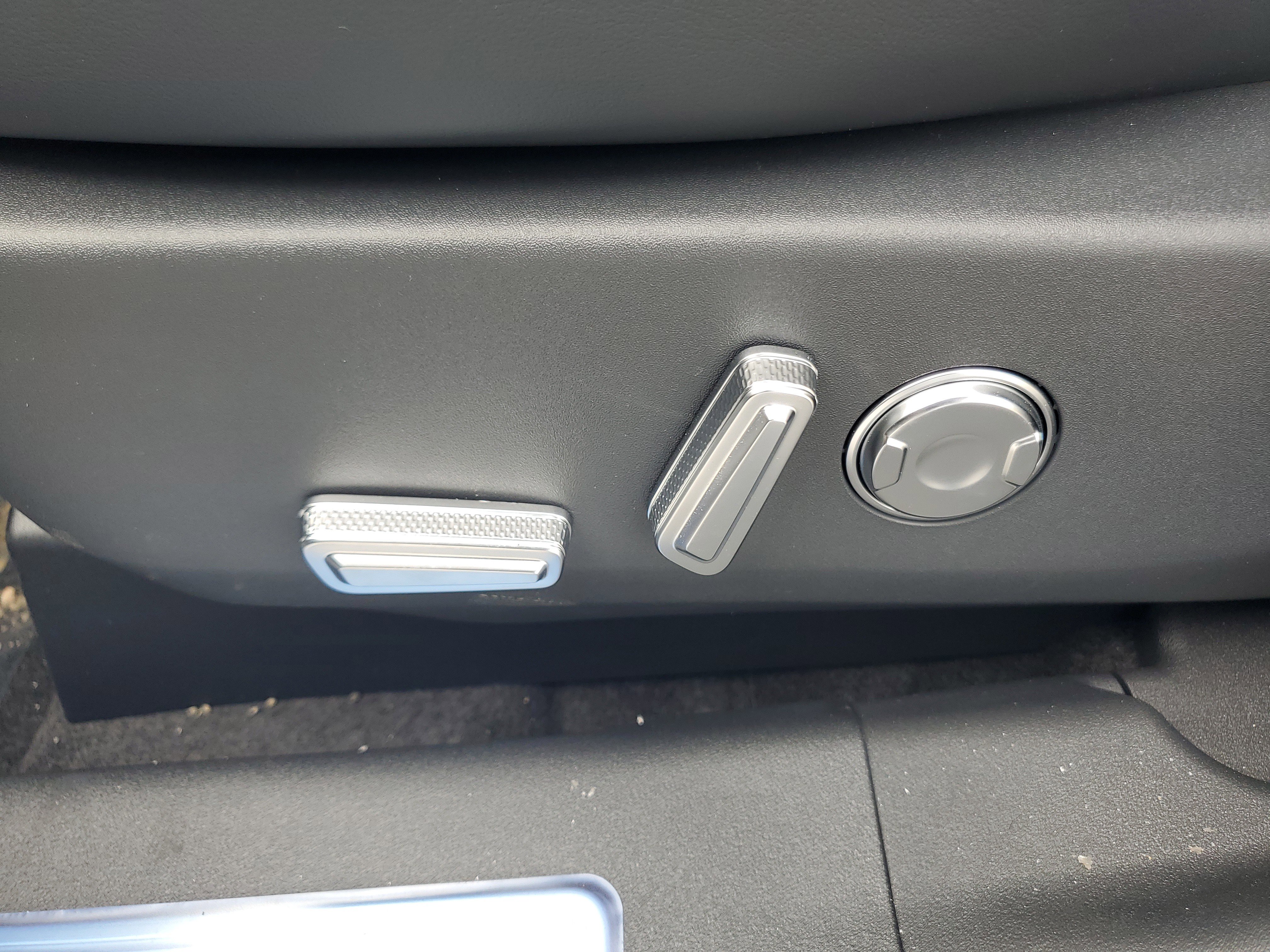 New 2026 Lincoln Nautilus Reserve AWD/4WD image 12