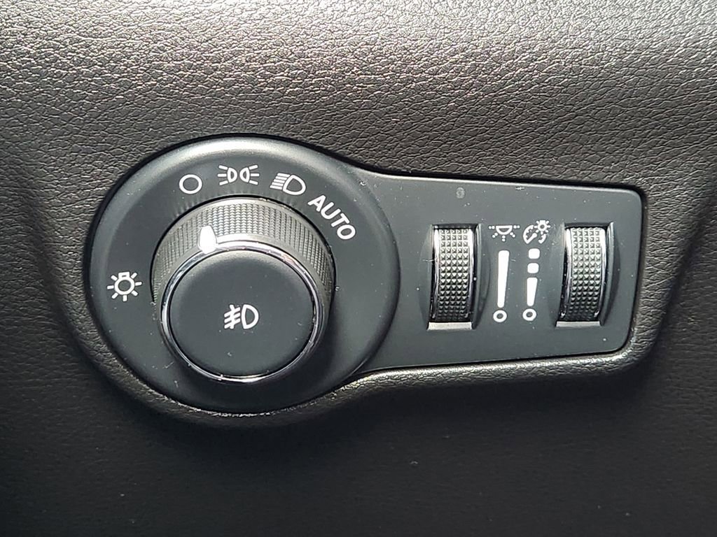 Used 2024 Jeep Compass Latitude w/ Convenience Group image 23