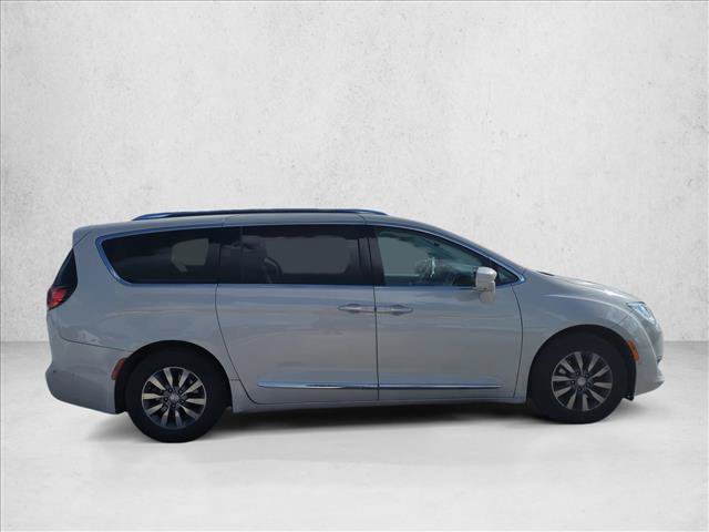 Used 2019 Chrysler Pacifica Touring-L Plus w/ Advanced Safetytec Group FWD image 4
