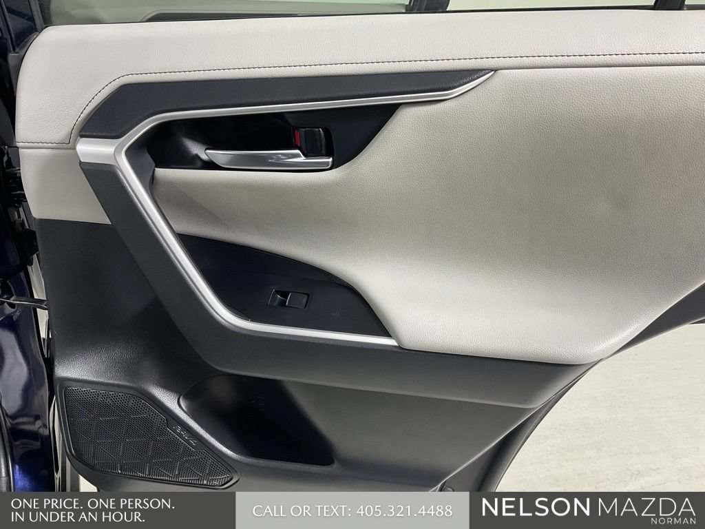Used 2019 Toyota RAV4 Limited FWD image 23