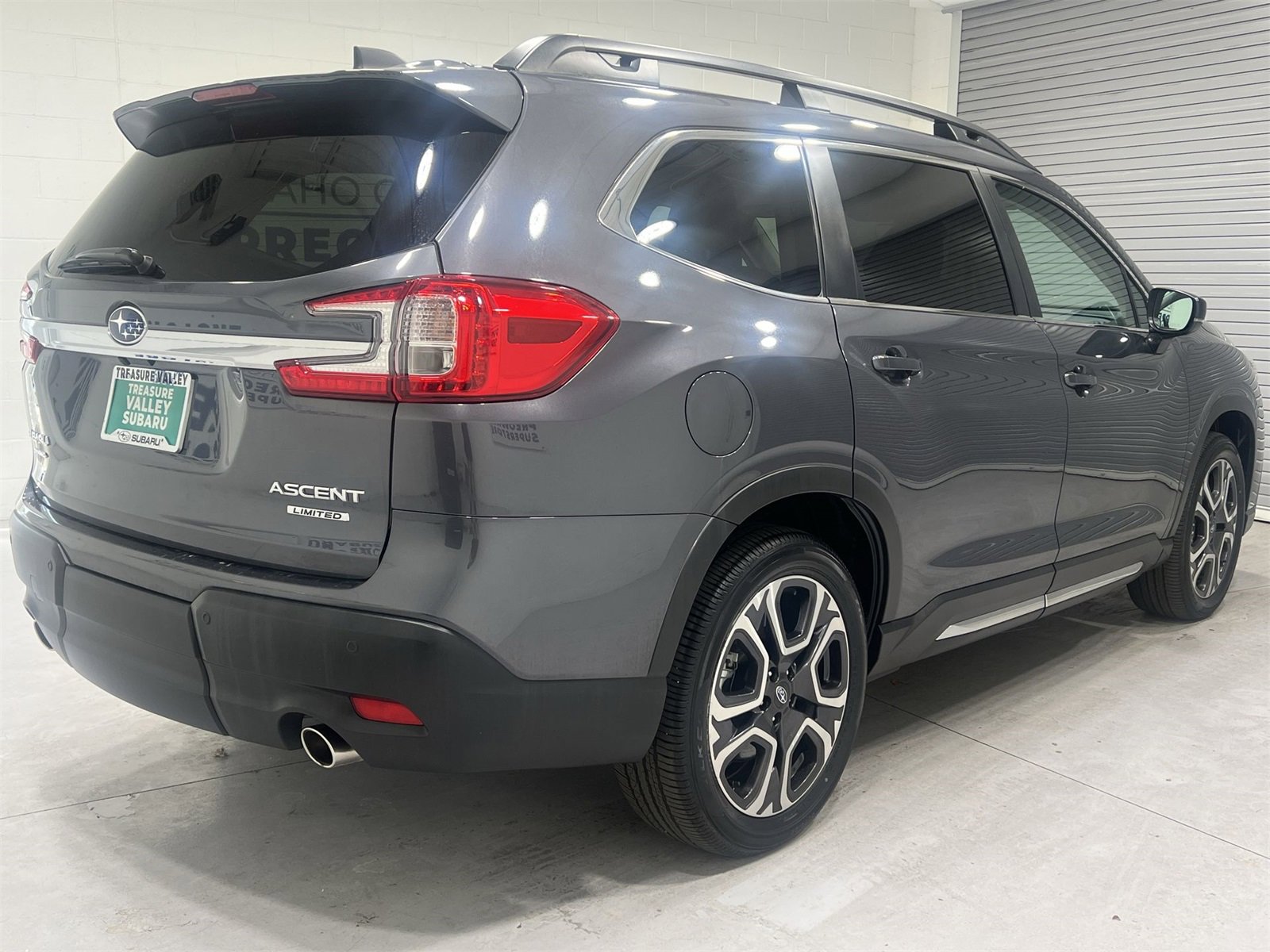 Certified 2024 Subaru Ascent Limited w/ Technology Package image 8