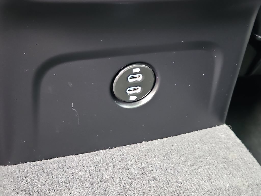 Certified 2026 Porsche Macan AWD/4WD image 26
