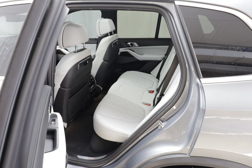 Certified 2024 BMW X5 xDrive40i w/ Premium Package AWD/4WD image 15