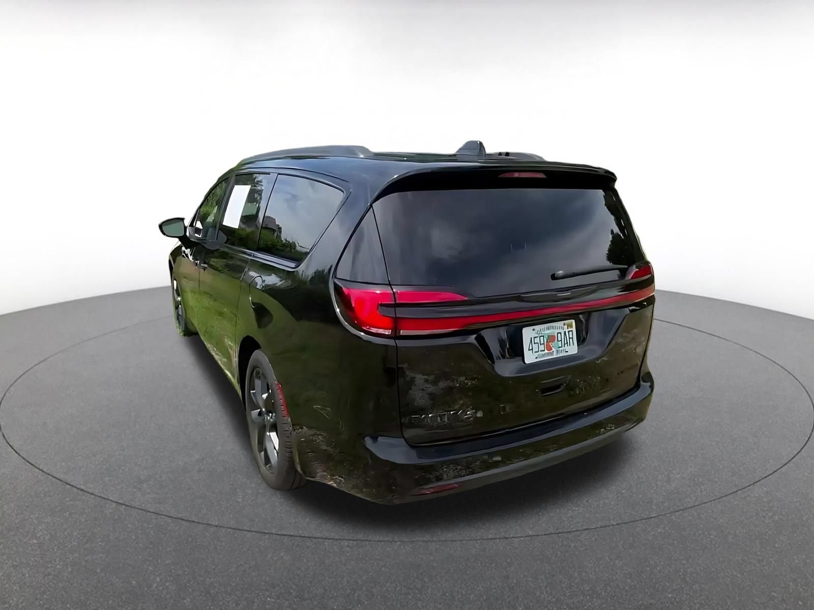 Used 2025 Chrysler Pacifica Limited FWD image 10
