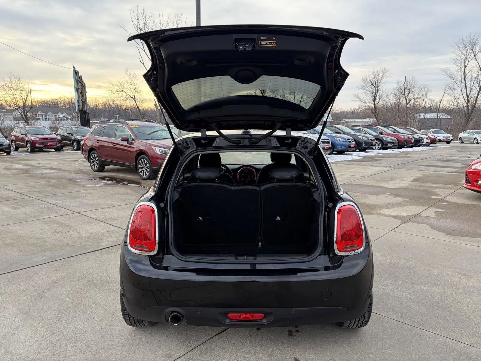 Used 2018 MINI Cooper 2-Door Hardtop image 21