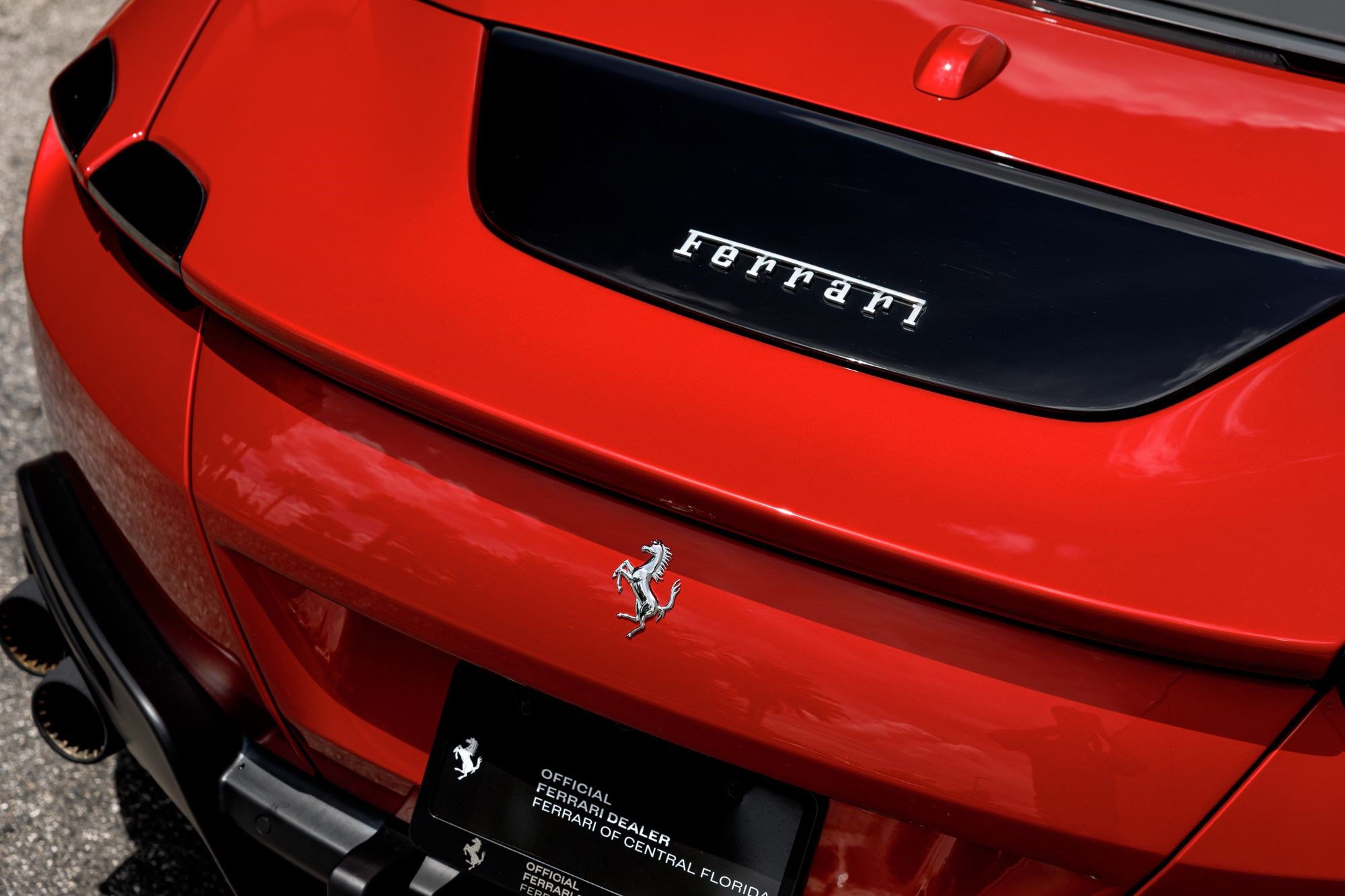 Used 2025 Ferrari Roma Spider RWD image 45