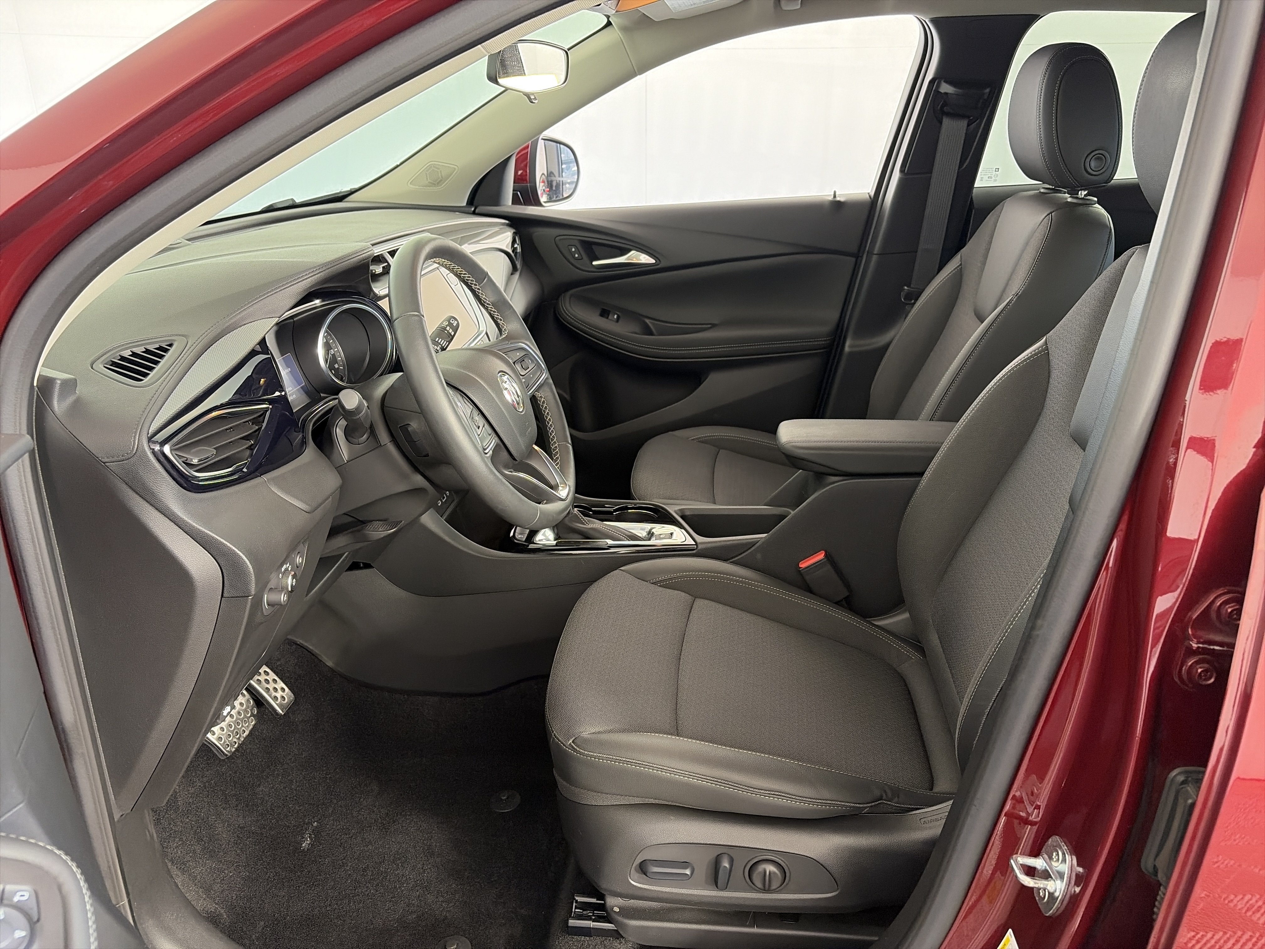 Certified 2023 Buick Encore GX Select w/ Sport Touring Package FWD image 6
