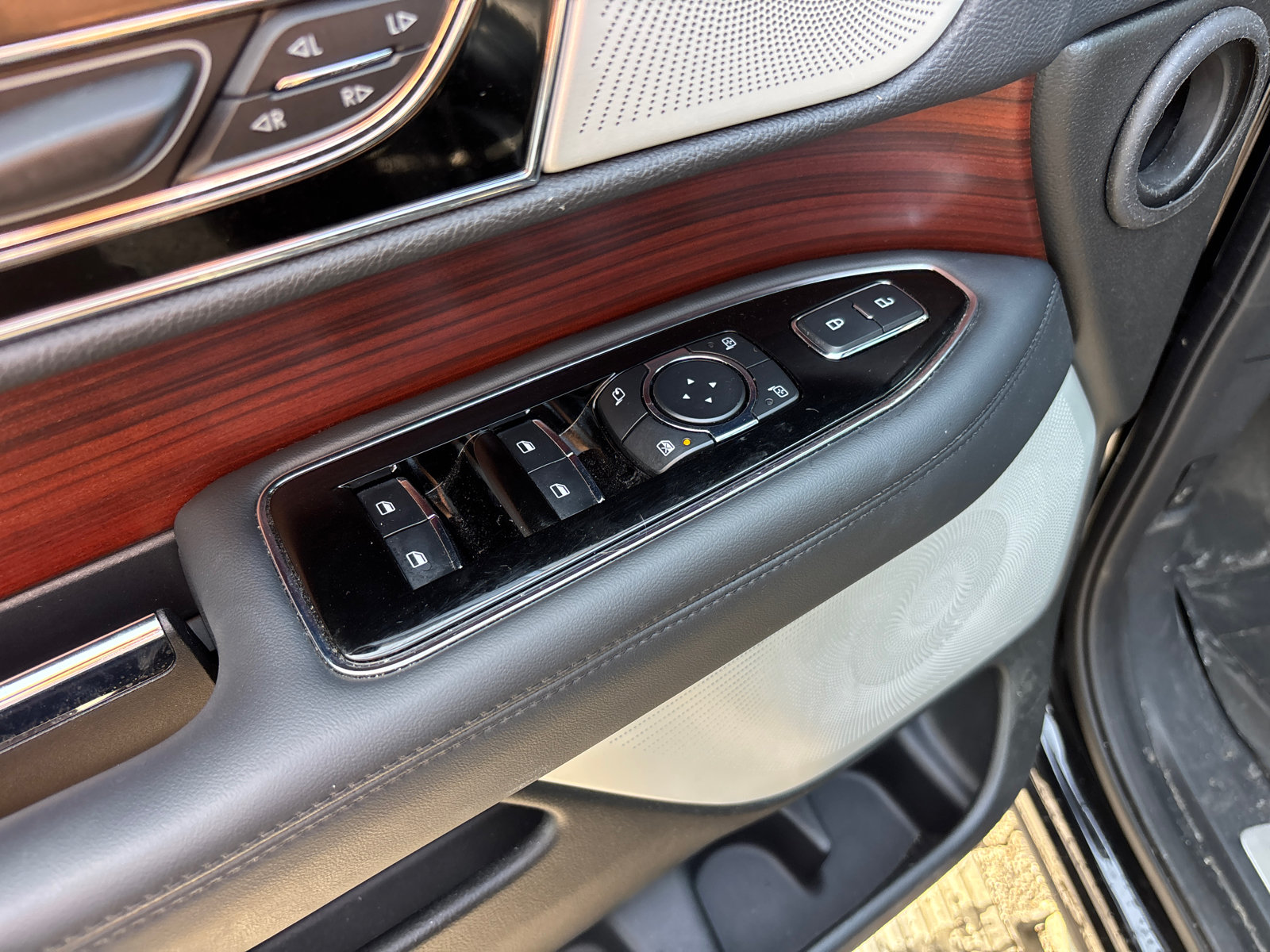 Certified 2023 Lincoln Navigator Reserve AWD/4WD image 13