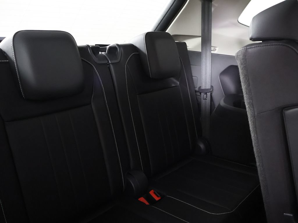 Used 2023 Volkswagen Tiguan SE FWD image 34
