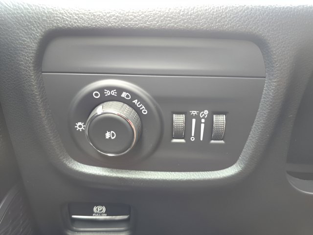 New 2026 Jeep Grand Cherokee L Limited AWD/4WD image 11