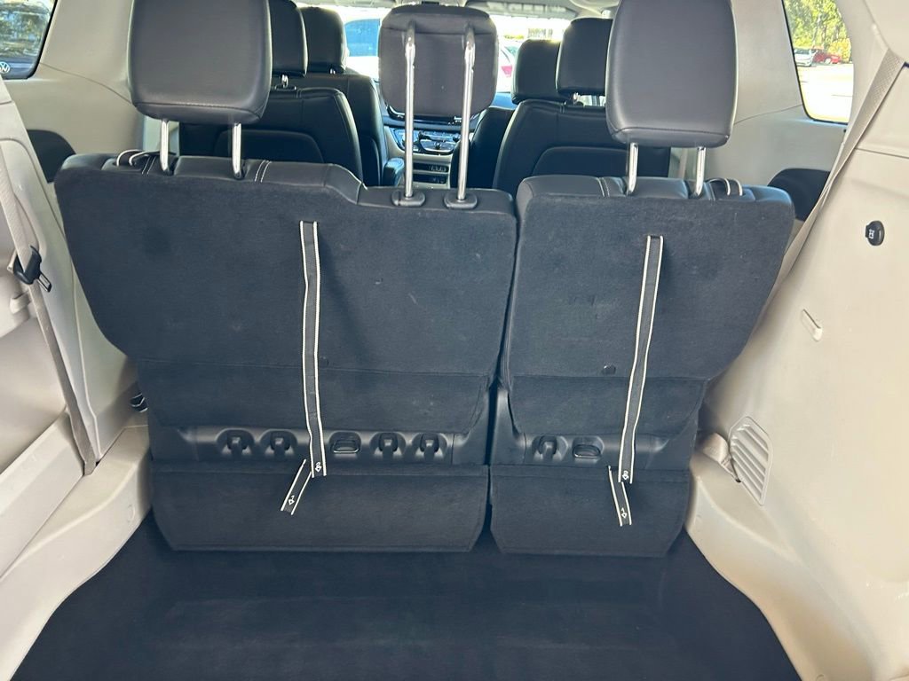 Used 2022 Chrysler Pacifica Touring-L image 54