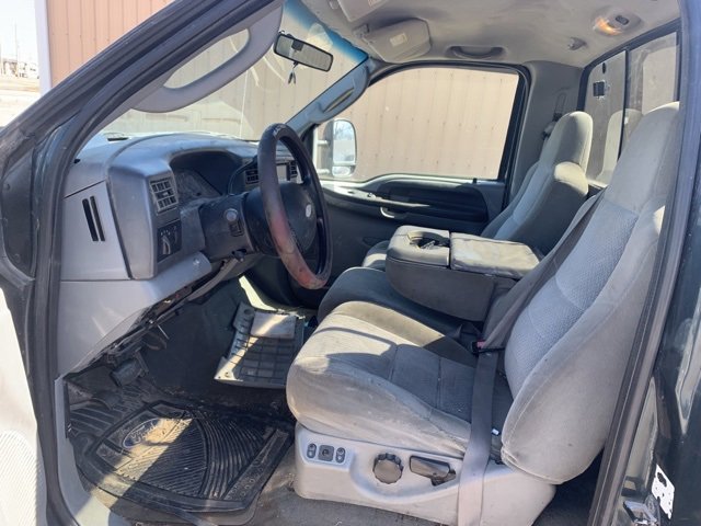 Used 2004 Ford F250 XL image 9