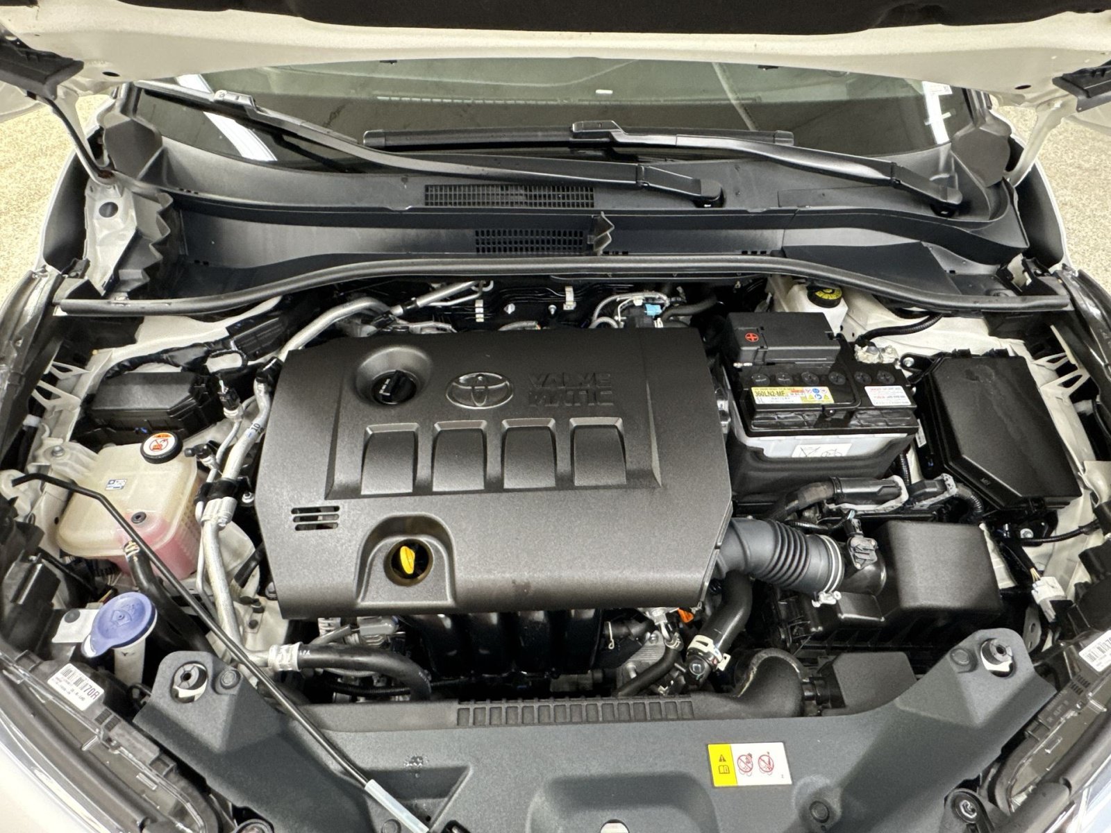 Used 2021 Toyota C-HR LE FWD image 40