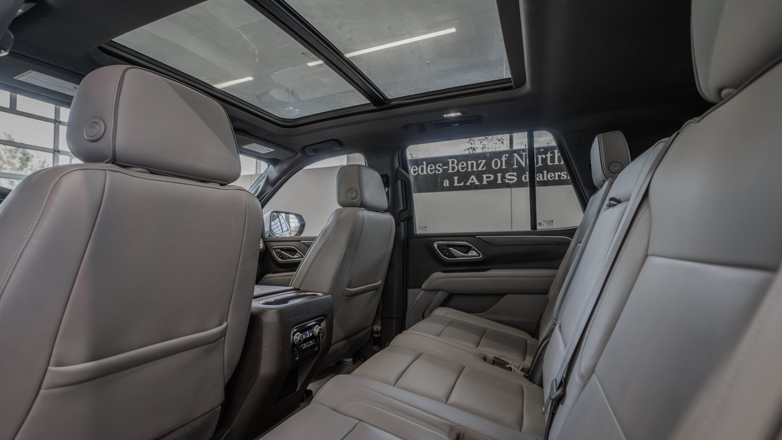 Used 2022 GMC Yukon SLT w/ SLT Premium Package AWD/4WD image 26