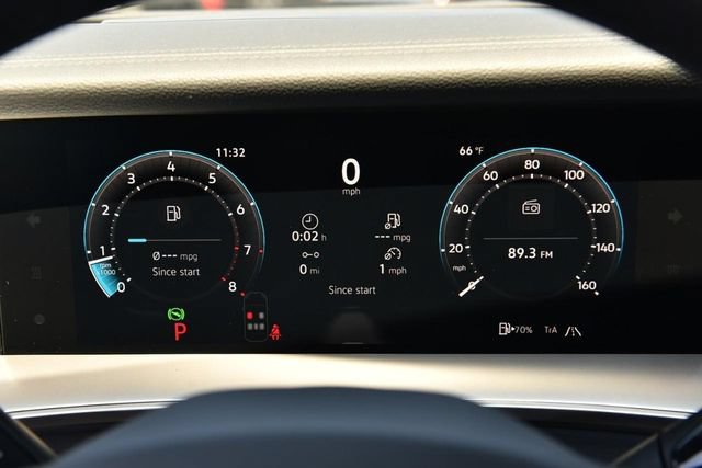 New 2026 Volkswagen Tiguan SE R-Line AWD/4WD image 12