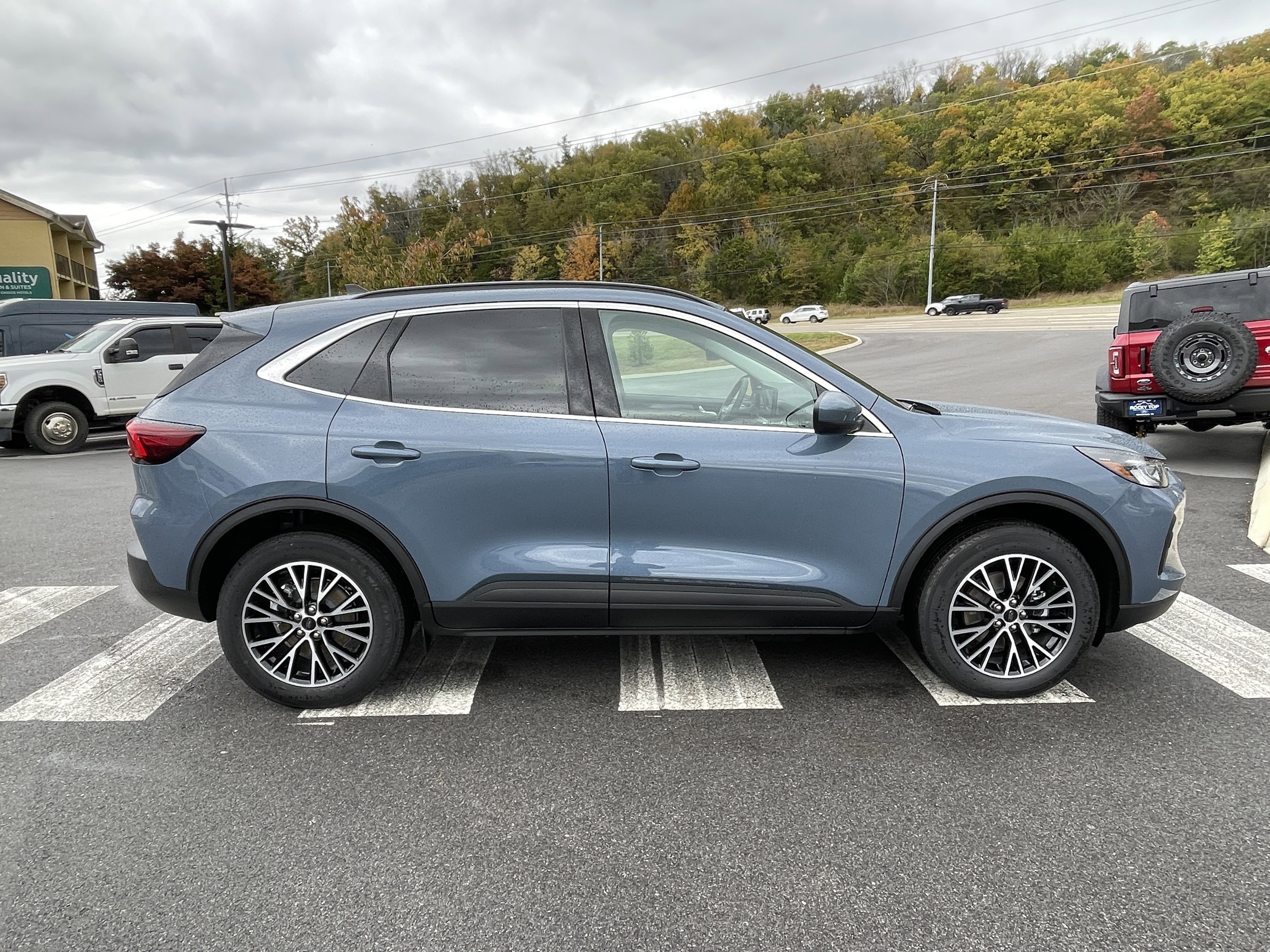 New 2026 Ford Escape SE image 4