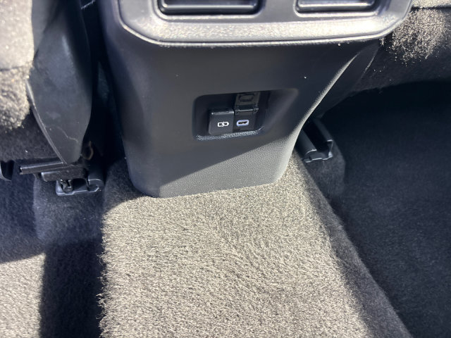 Used 2025 Toyota RAV4 XLE AWD/4WD image 13
