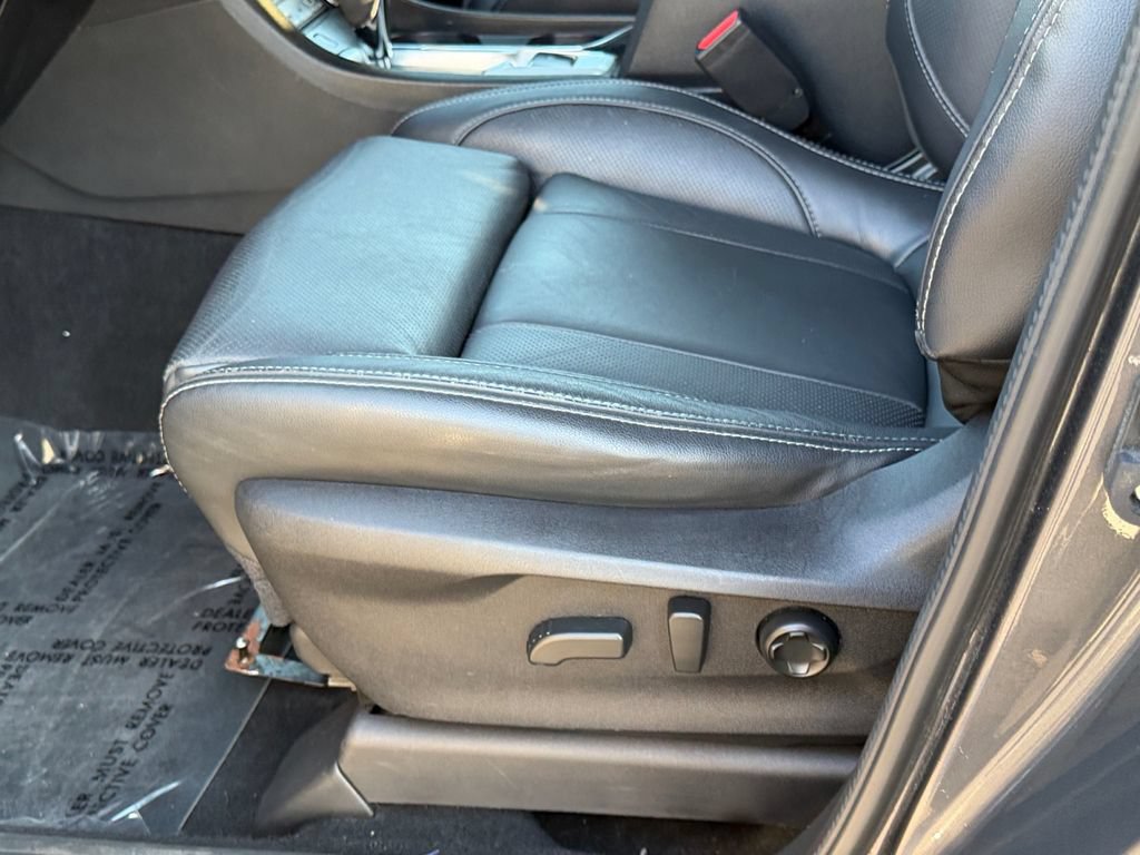 Used 2023 Subaru Ascent Limited w/ Technology Package AWD/4WD image 17