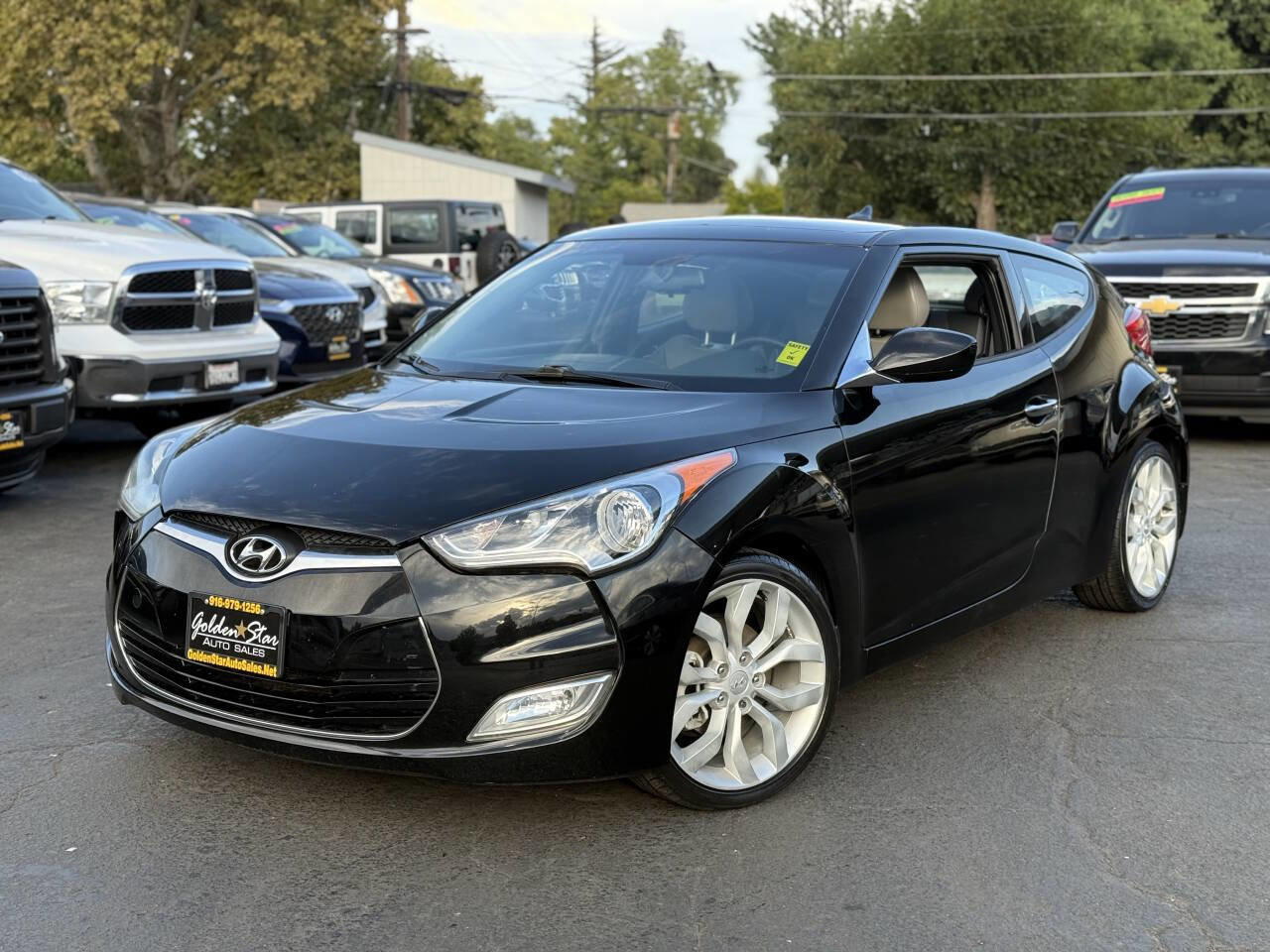 Used 2013 Hyundai Veloster w/ Style Pkg