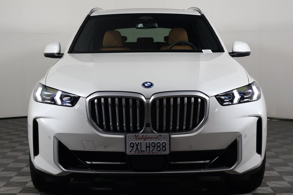 Certified 2026 BMW X5 xDrive50e w/ Executive Package AWD/4WD image 2
