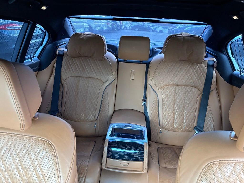 Used 2022 BMW 750i xDrive w/ Luxury Rear Seating Package AWD/4WD image 12