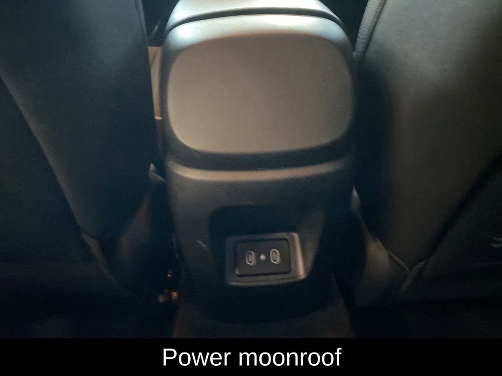 Used 2025 Hyundai Elantra SEL FWD image 13