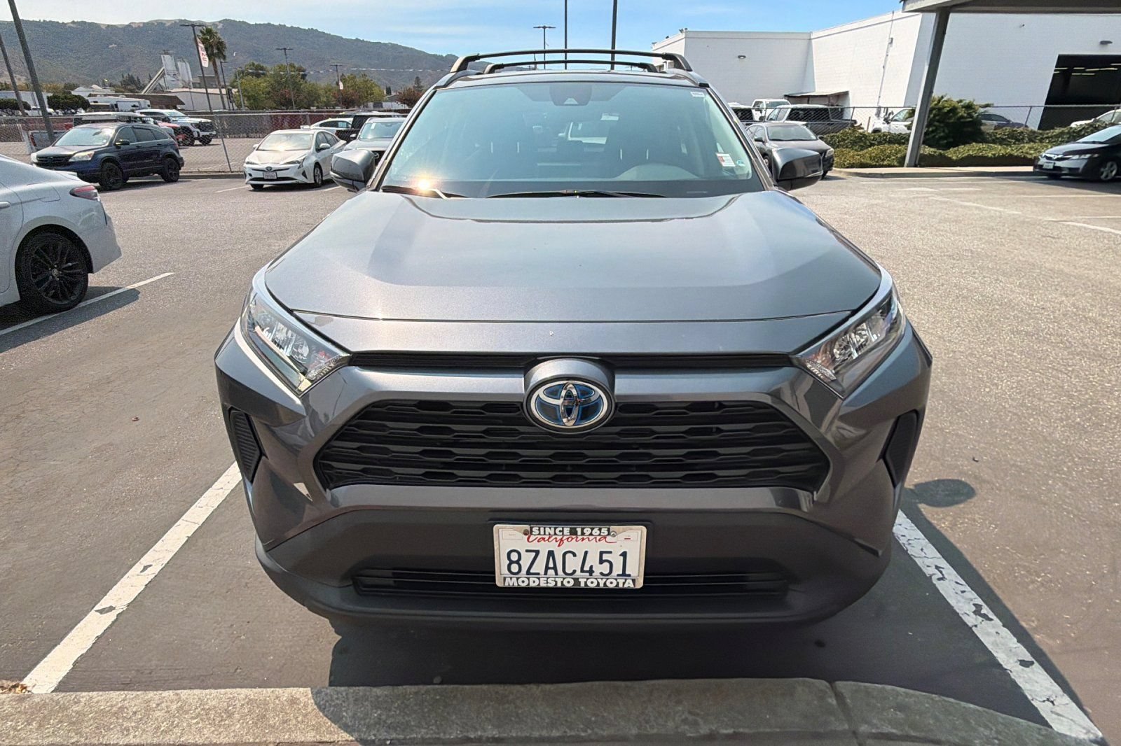 Used 2021 Toyota RAV4 LE AWD/4WD image 3
