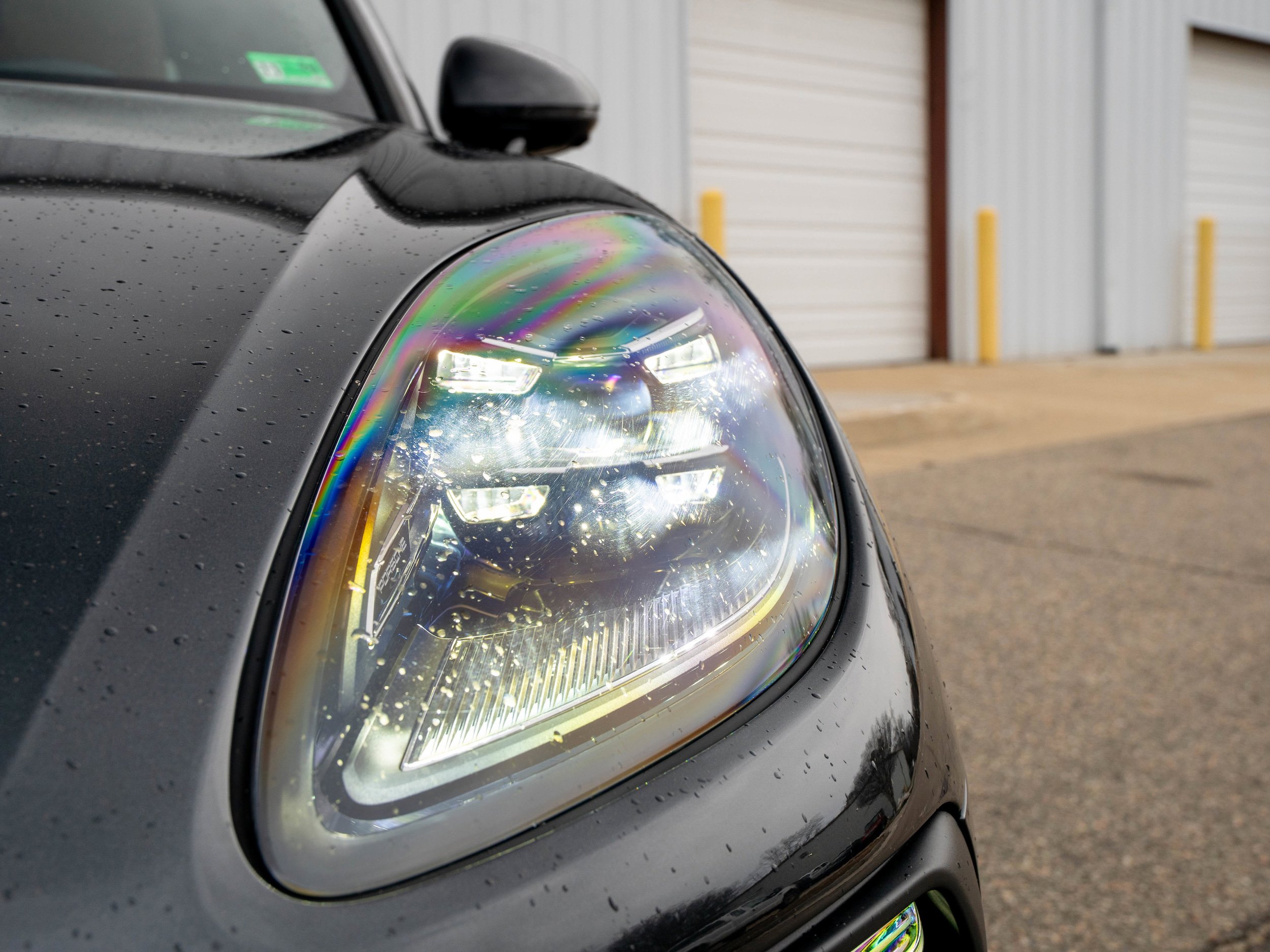 Certified 2025 Porsche Macan AWD/4WD image 11