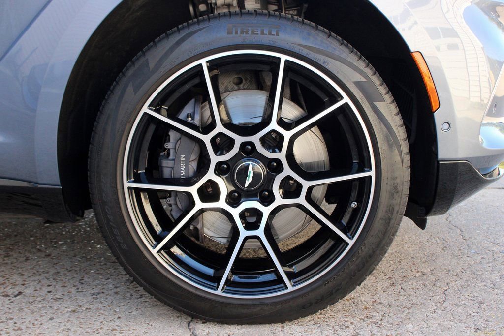 Used 2021 Aston Martin DBX AWD/4WD image 29