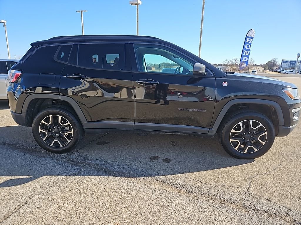 Used 2020 Jeep Compass Trailhawk image 4