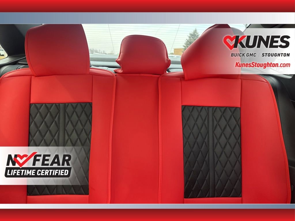 Used 2025 Volkswagen Jetta GLI Autobahn FWD image 37