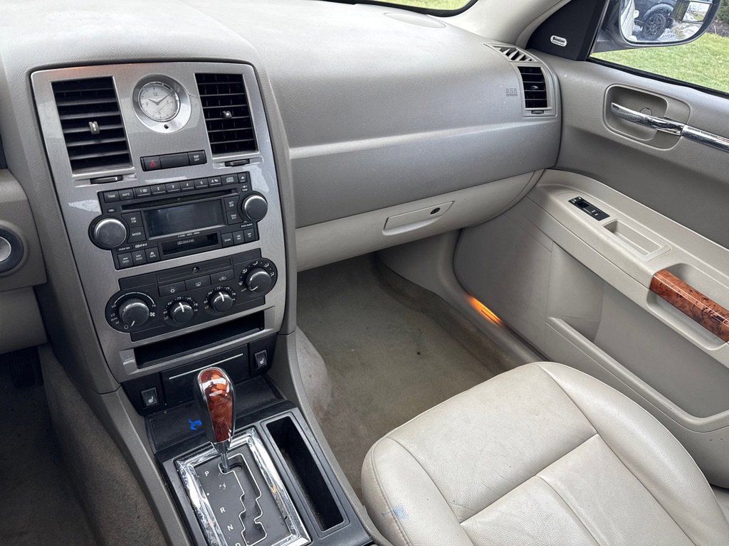 Used 2007 Chrysler 300 Touring L w/ Luxury Group image 14