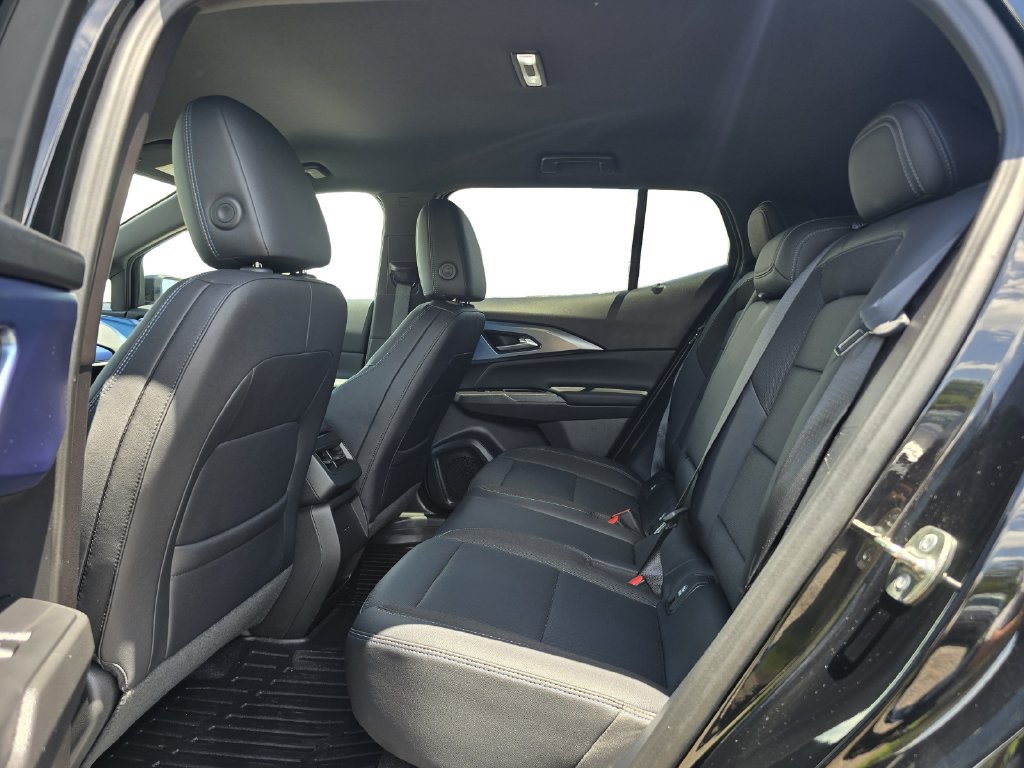 Used 2025 Chevrolet Equinox EV LT FWD image 16
