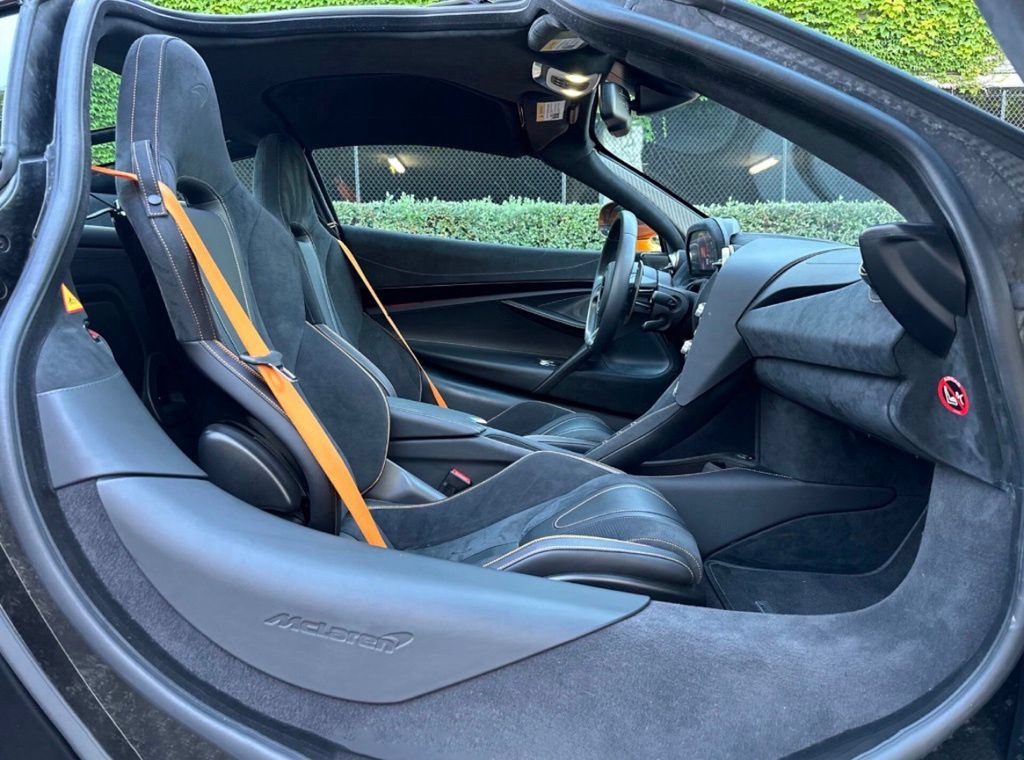 Used 2021 McLaren 720S Performance RWD image 15