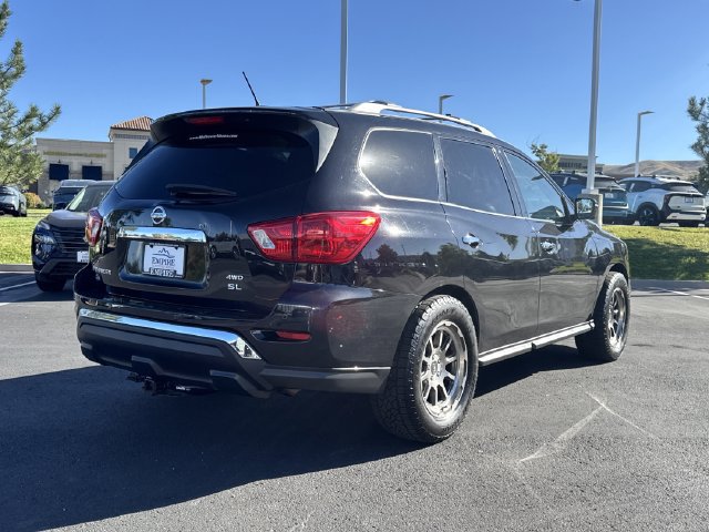 Used 2018 Nissan Pathfinder SL AWD/4WD image 4