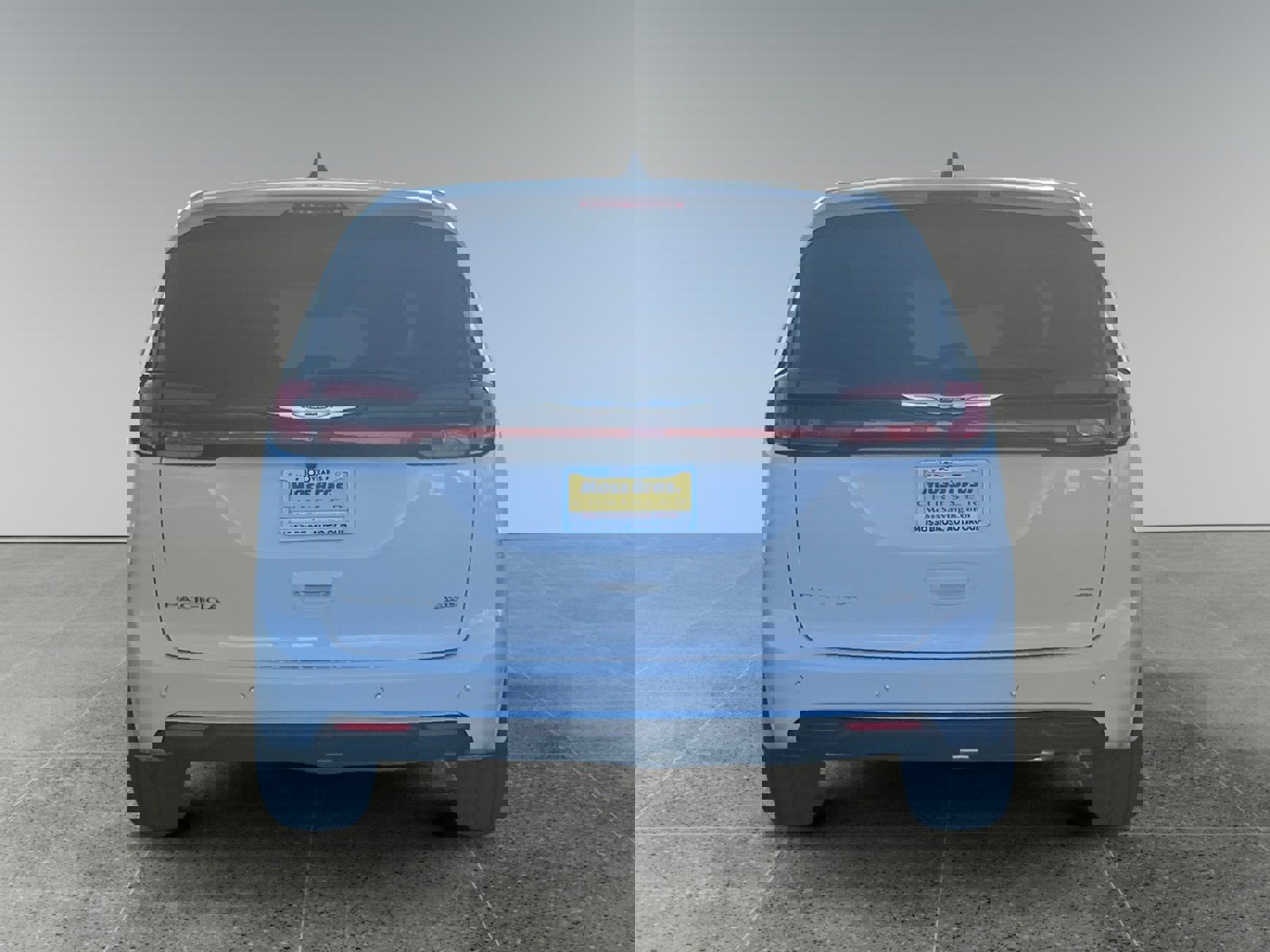 New 2026 Chrysler Pacifica Select image 4