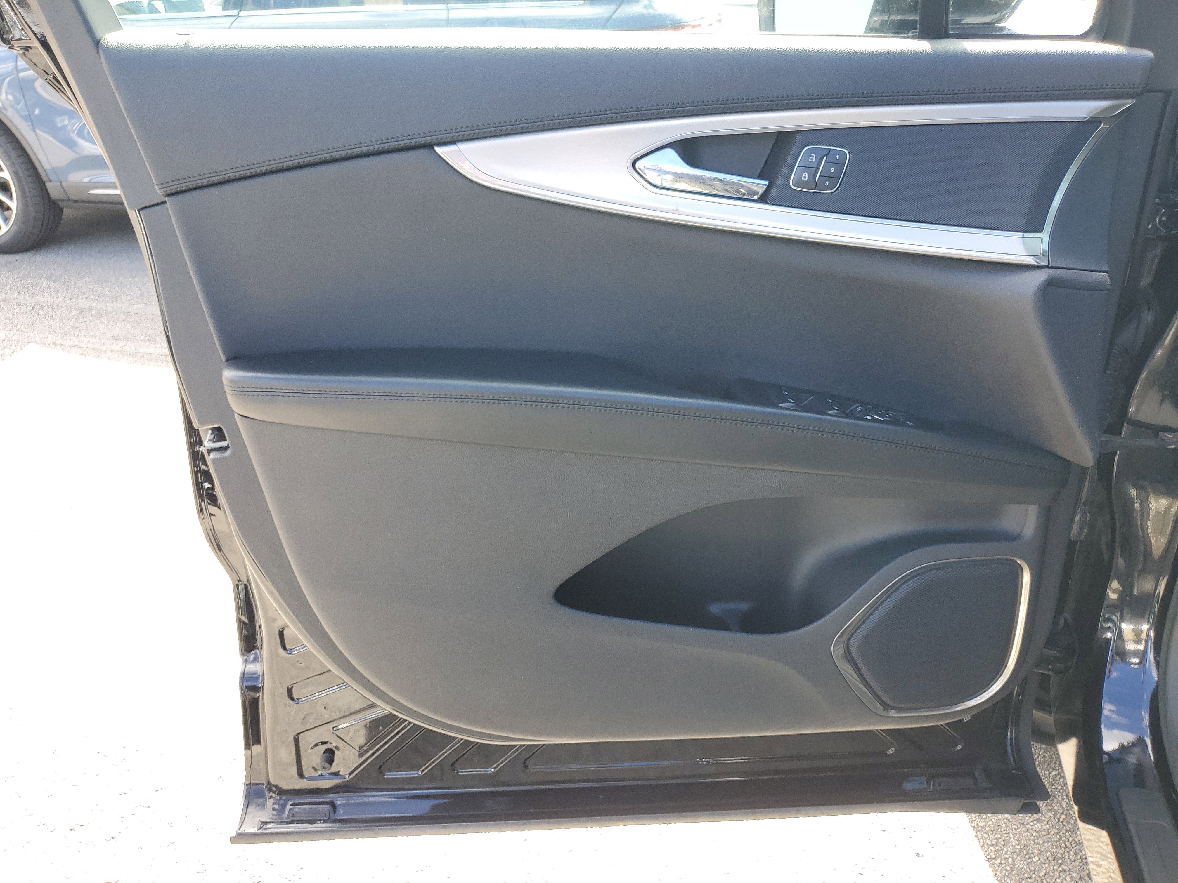 Certified 2020 Lincoln Nautilus FWD image 11