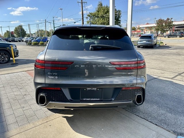 Used 2024 Genesis GV70 2.5T w/ Select Package image 6
