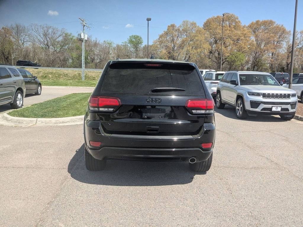 Used 2018 Jeep Grand Cherokee Altitude image 4