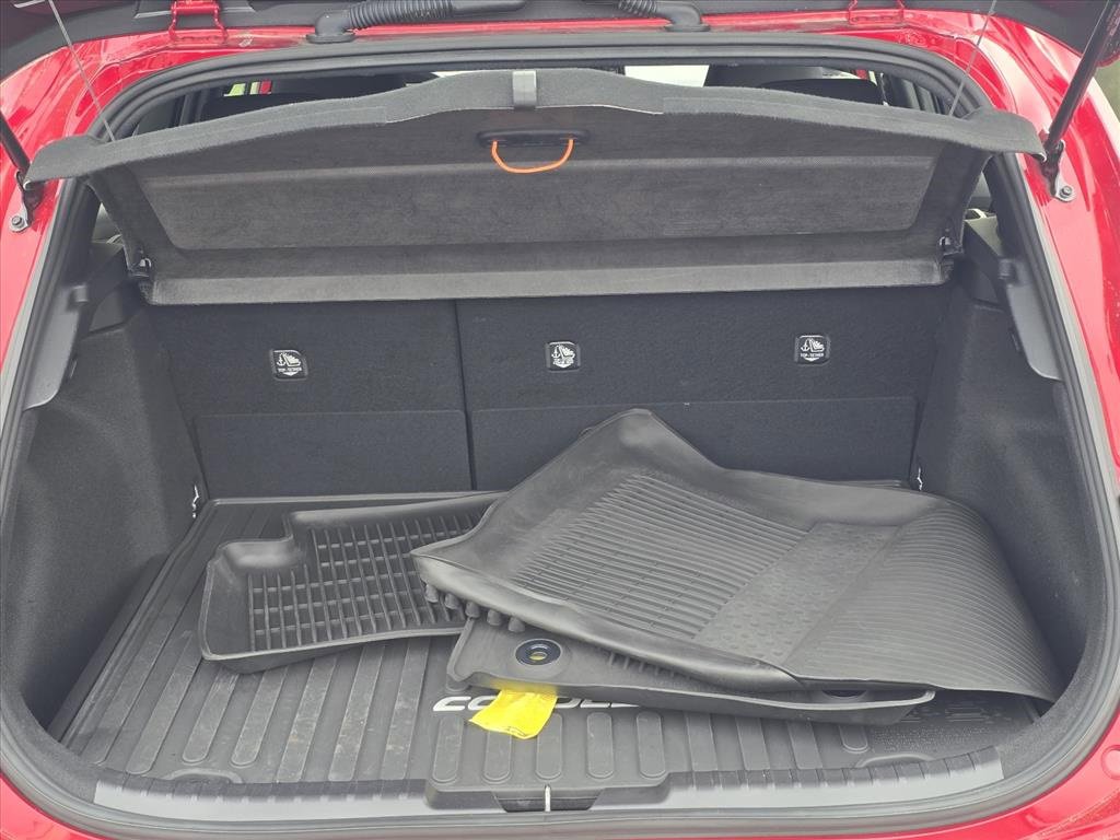 Used 2022 Toyota Corolla SE w/ SE Preferred Package image 9