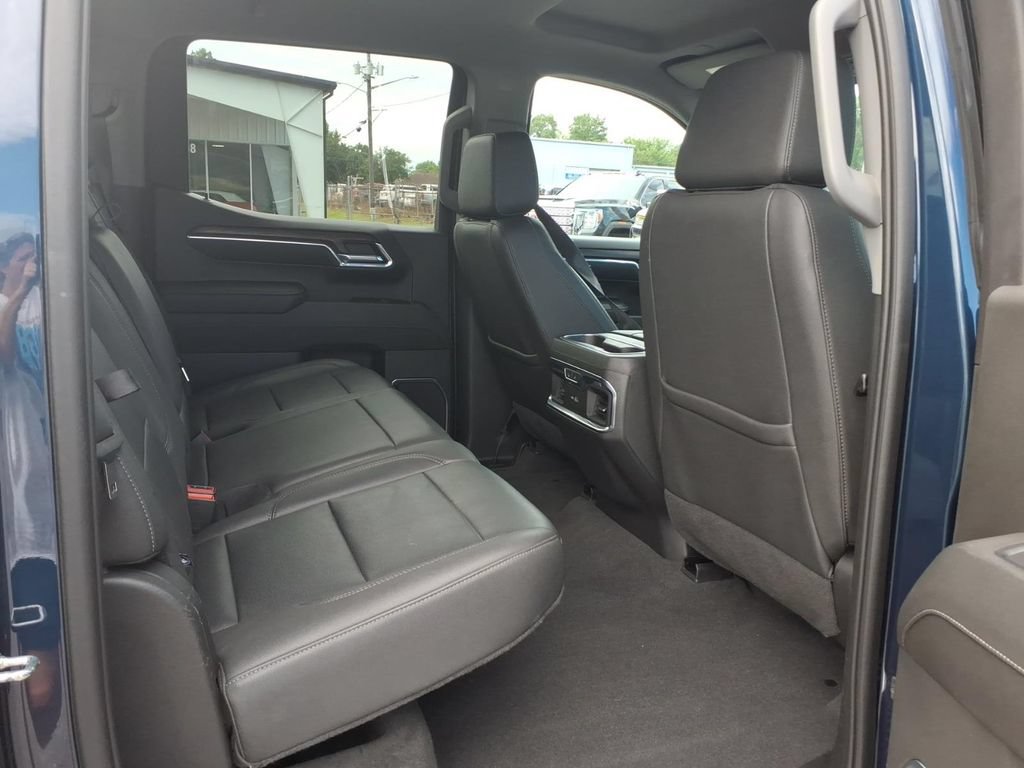 Used 2023 GMC Sierra 1500 SLT w/ SLT Premium Plus Package AWD/4WD image 13